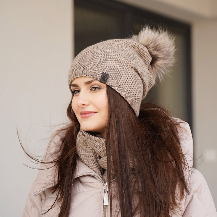 Woman's winter set: hat and tube scarf ecru Kaliana