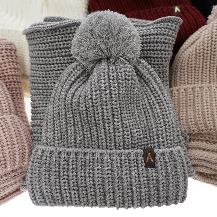 Woman's winter set: hat and scarf burgund Lupita with pompom