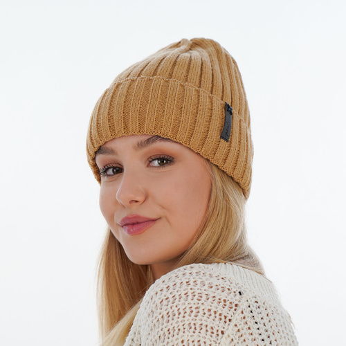 Woman's winter hat pink Parisa