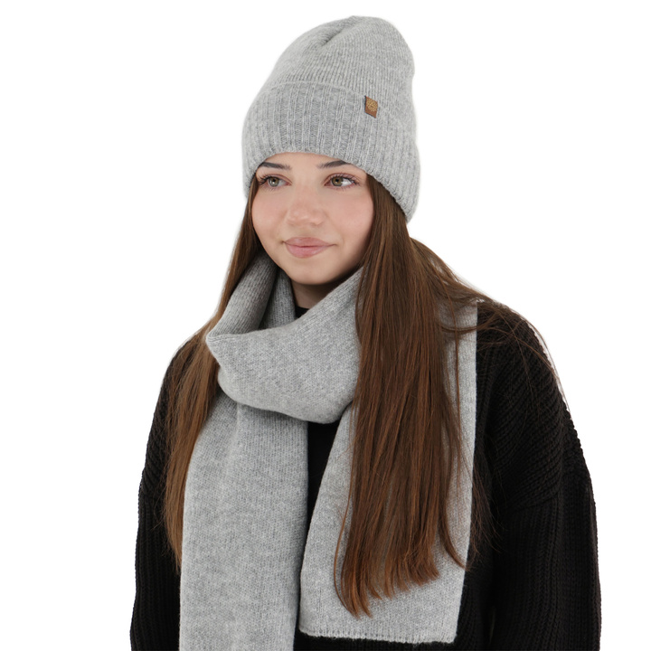 Woman's winter set: hat and scarf, gray, Shasta