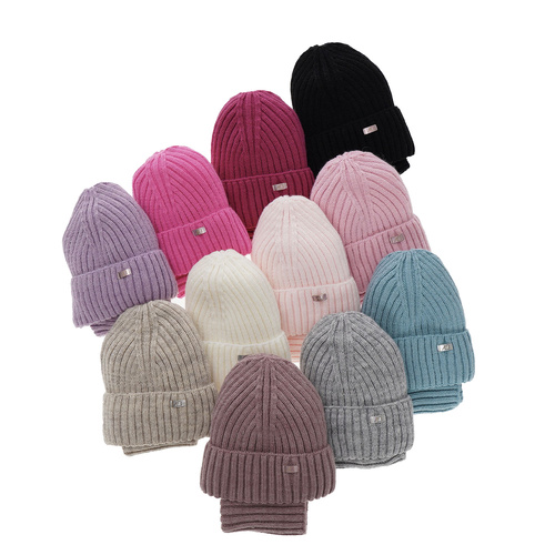 Girl's winter set: hat and tube scarf ecru Valentine