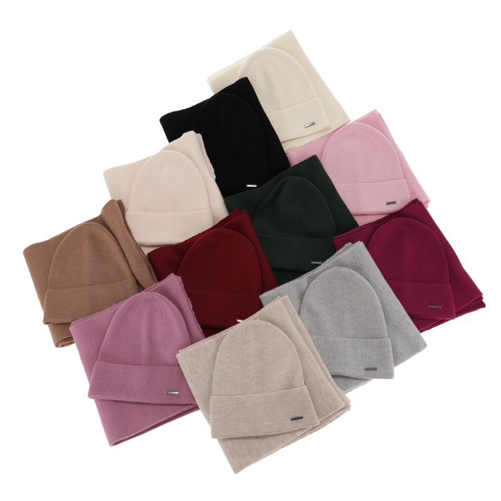 Women's spring and winter set: hat and scarf pink 100% extra fine merino wool Melpomena