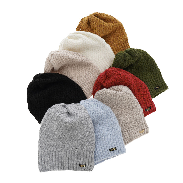 Woman's winter hat made of honey merino wool Misha