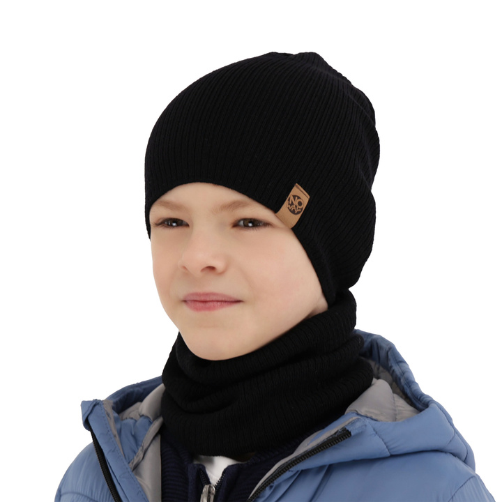 Boy's spring/ autumn set: hat and tube scarf black 100% extra finemerino wool Richi