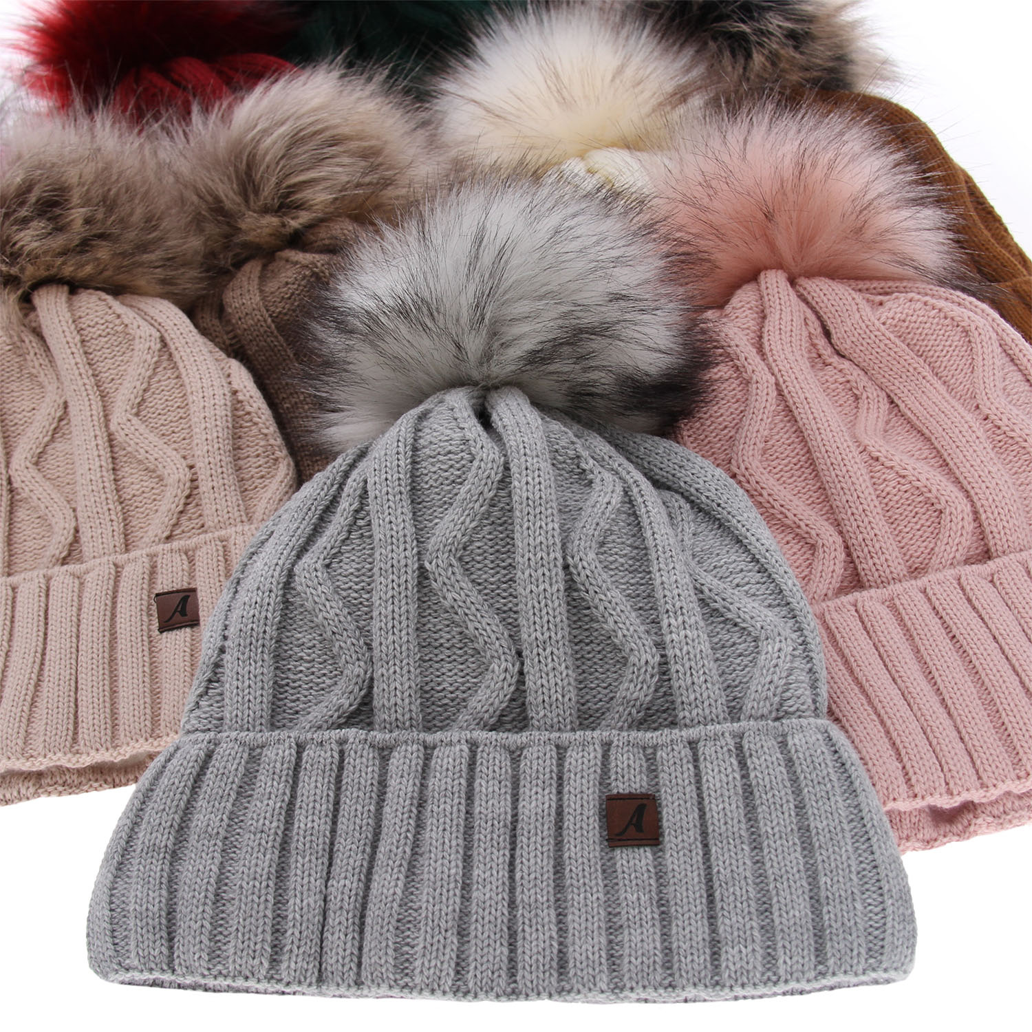 Woman's winter hat ecru Renika with pompom