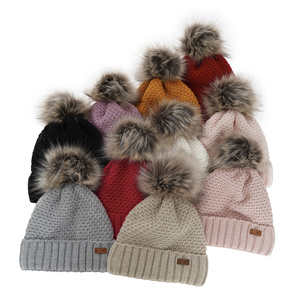 Girl's winter hat ecru Pola with pompom