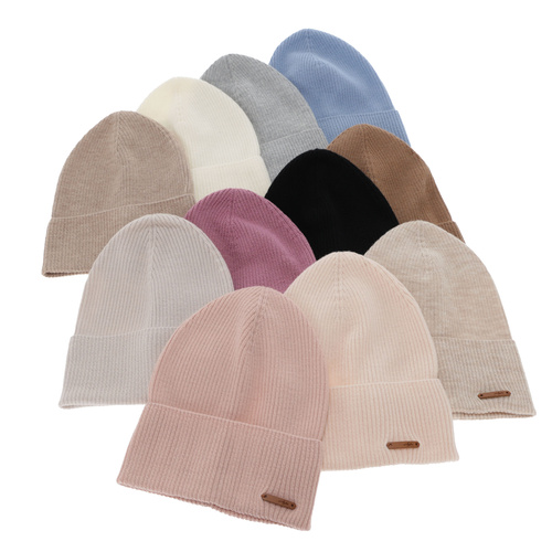 Woman's spring/autumn hat, beige, 100% merino wool, Flerra