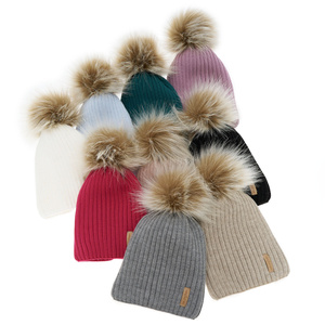 Girl's winter hat grey Werbena with pompom
