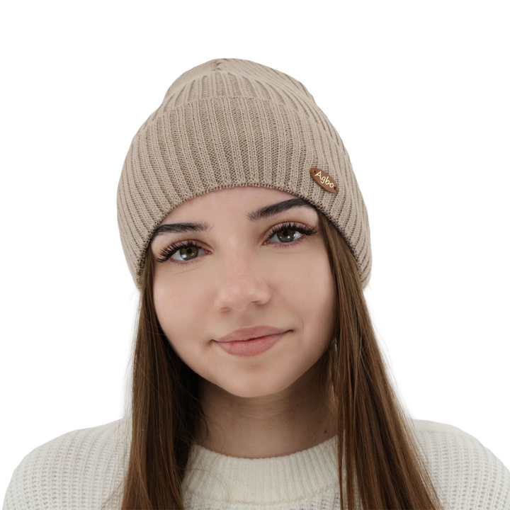 Woman's winter hat, beige, with merino wool Shila